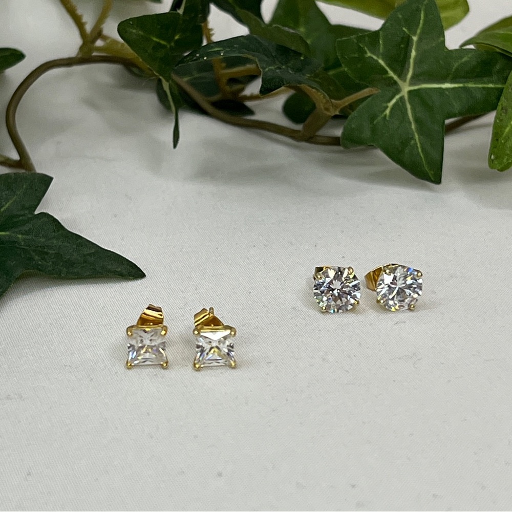 Set of Diamond Earrings with Gold